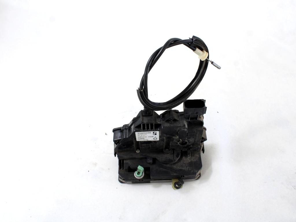 CENTRALNO ZAKLEPANJE PREDNIH LEVIH VRAT OEM N. 51905686 ORIGINAL REZERVNI DEL FIAT PUNTO 199 MK3 (2011 - 2017)DIESEL LETNIK 2015