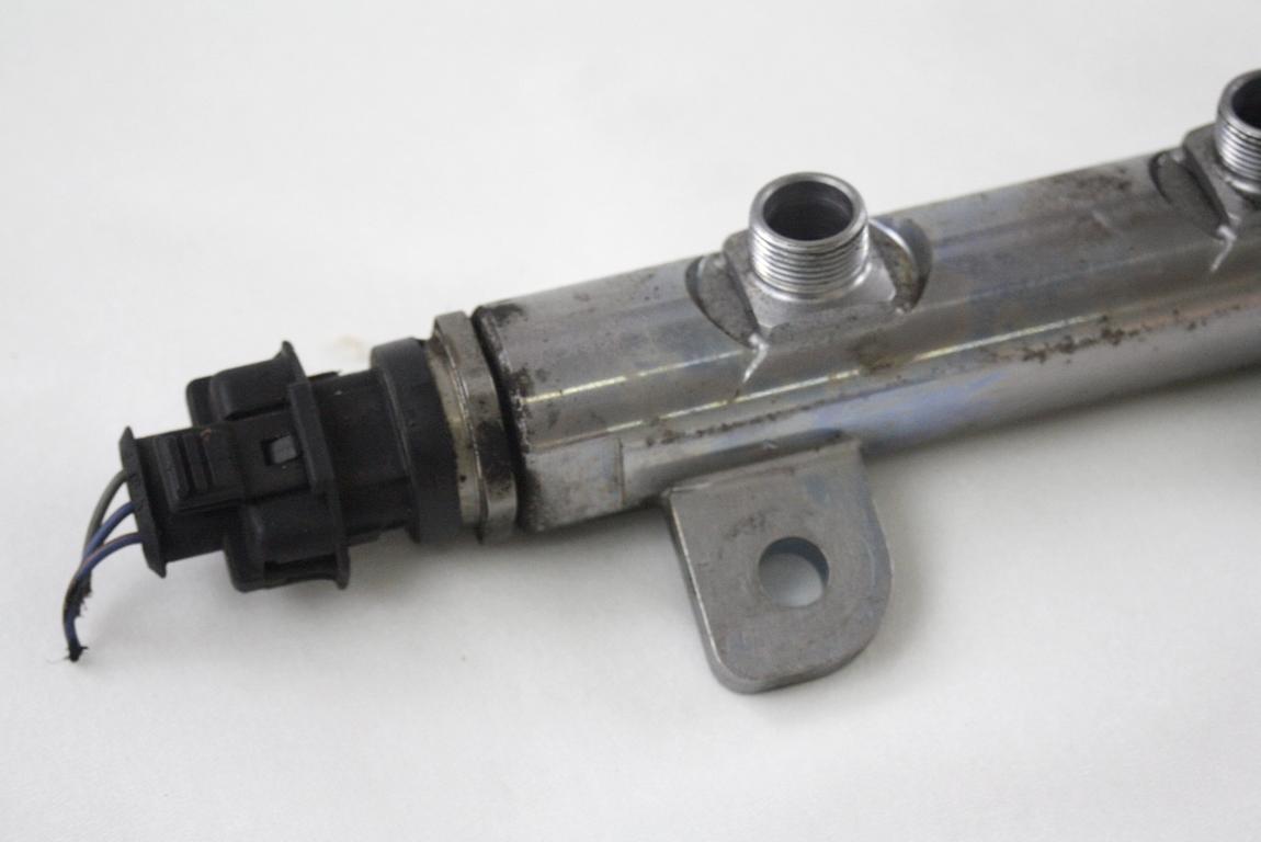 VOD VBRIZGA GORIVA OEM N. 445216030 ORIGINAL REZERVNI DEL LAND ROVER RANGE ROVER SPORT L320 MK1 R (2010 -2013)DIESEL LETNIK 2011