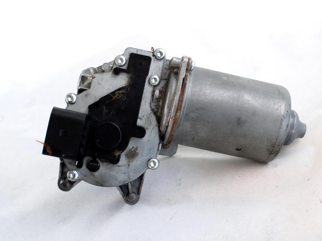 MOTORCEK PREDNJIH BRISALCEV OEM N. 77363952 ORIGINAL REZERVNI DEL FIAT PUNTO 199 MK3 (2011 - 2017)DIESEL LETNIK 2015