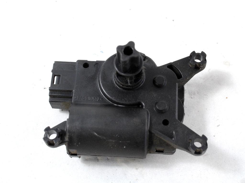 MOTORCEK OGREVANJA OEM N. 52406339 ORIGINAL REZERVNI DEL OPEL ASTRA H A04 L48 L08 L35 L67 R 5P/3P/SW (2007 - 2010) DIESEL LETNIK 2008