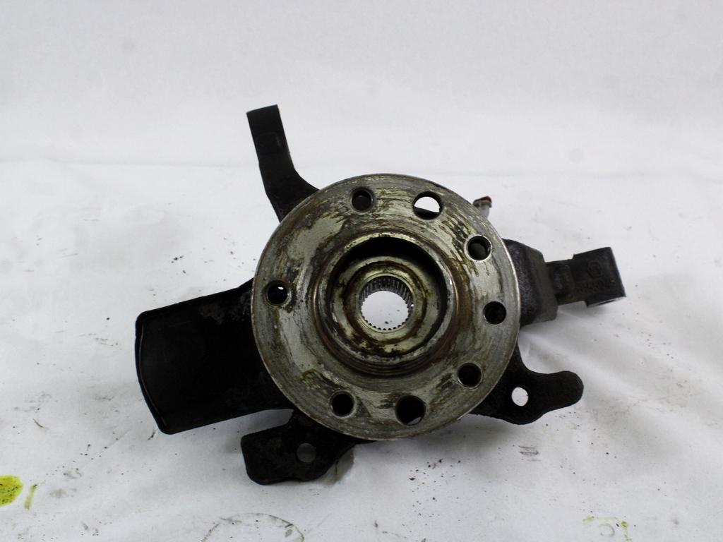 VRTLJIVI LEZAJ DESNO / PESTO KOLESA Z LEZAJEM SPREDAJ OEM N. 13156048 ORIGINAL REZERVNI DEL OPEL ASTRA H A04 L48 L08 L35 L67 R 5P/3P/SW (2007 - 2010) DIESEL LETNIK 2008