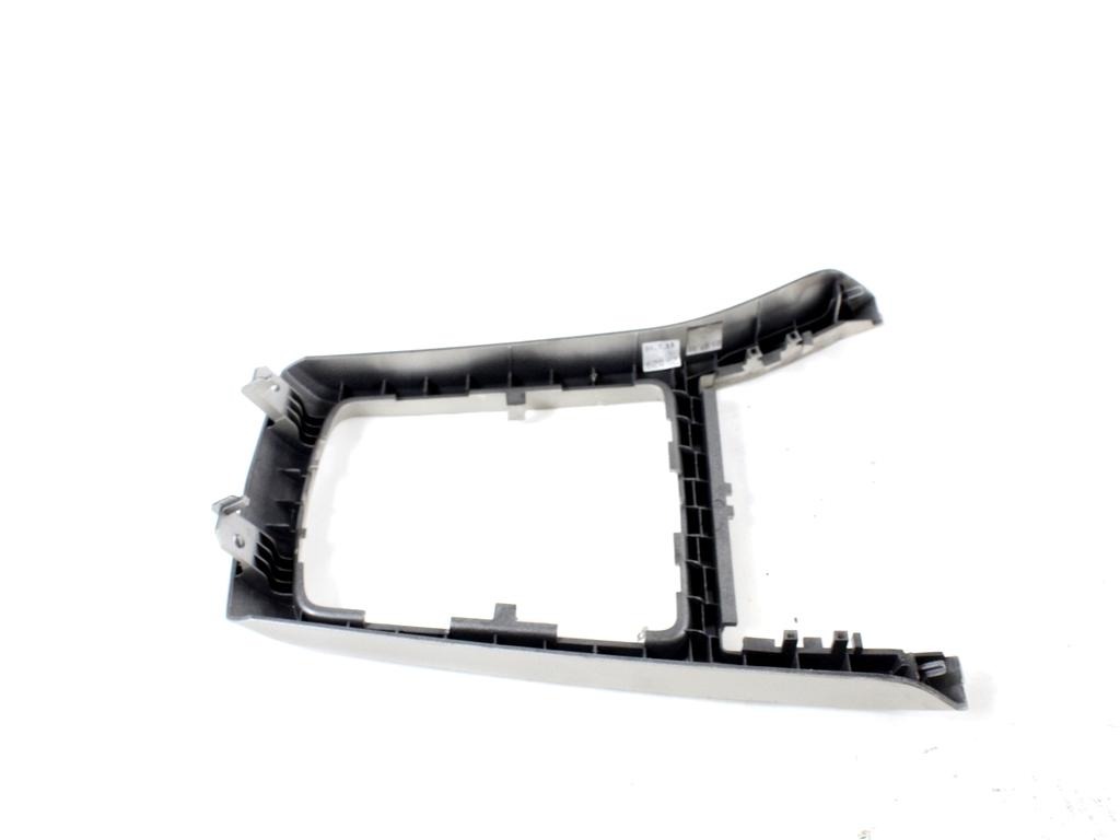 SREDINSKA KONZOLA  OEM N. 13116961 ORIGINAL REZERVNI DEL OPEL ASTRA H A04 L48 L08 L35 L67 R 5P/3P/SW (2007 - 2010) DIESEL LETNIK 2008