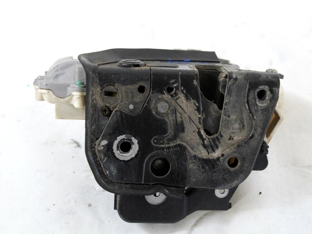 CENTRALNA KLJUCAVNICA ZADJIH LEVIH VRAT OEM N. 4F0839015 ORIGINAL REZERVNI DEL AUDI A3 MK2 8P 8PA 8P1 (2003 - 2008)DIESEL LETNIK 2005