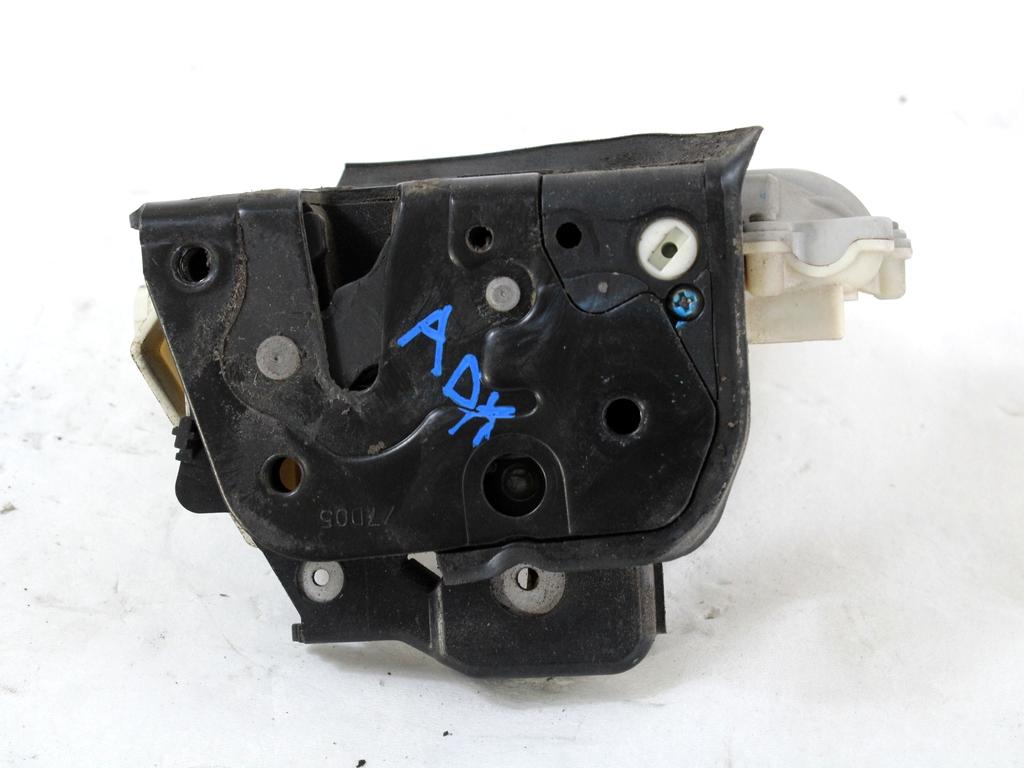 CENTRALNI ZAKLEP SPREDNJIH VRAT  OEM N. 4F1837016 ORIGINAL REZERVNI DEL AUDI A3 MK2 8P 8PA 8P1 (2003 - 2008)DIESEL LETNIK 2005