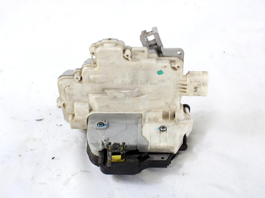 CENTRALNI ZAKLEP SPREDNJIH VRAT  OEM N. 4F1837016 ORIGINAL REZERVNI DEL AUDI A3 MK2 8P 8PA 8P1 (2003 - 2008)DIESEL LETNIK 2005