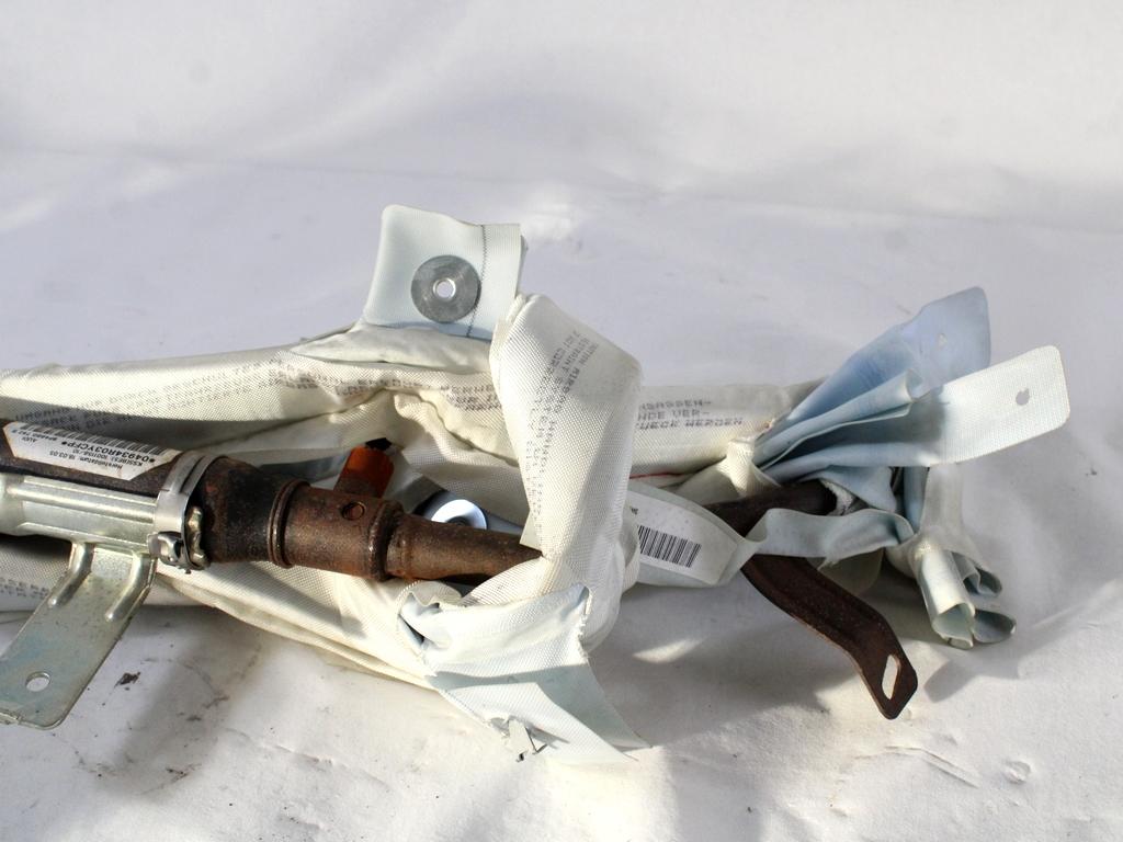 ZRACNA BLAZINA GLAVA DESNA OEM N. 8P4880742B ORIGINAL REZERVNI DEL AUDI A3 MK2 8P 8PA 8P1 (2003 - 2008)DIESEL LETNIK 2005