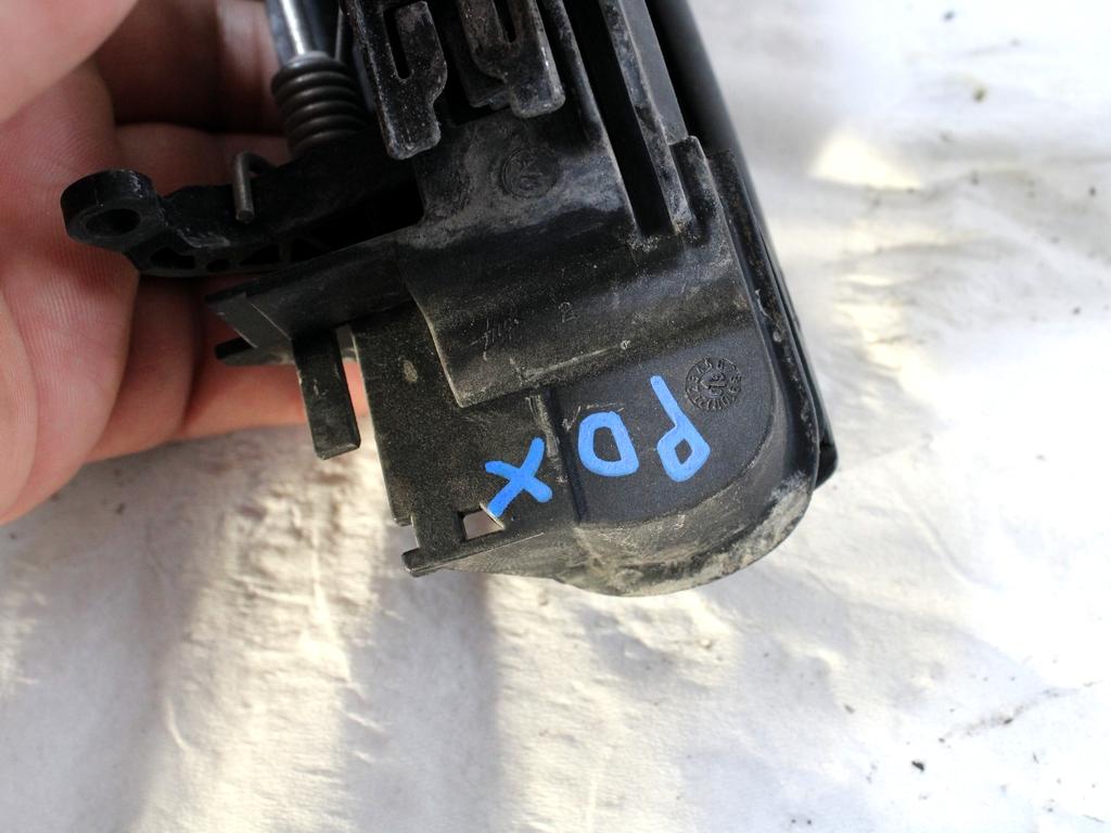 ZUNANJA KLJUKA ZADNJA DESNA VRATA OEM N. 8E0839207 ORIGINAL REZERVNI DEL AUDI A3 MK2 8P 8PA 8P1 (2003 - 2008)DIESEL LETNIK 2005