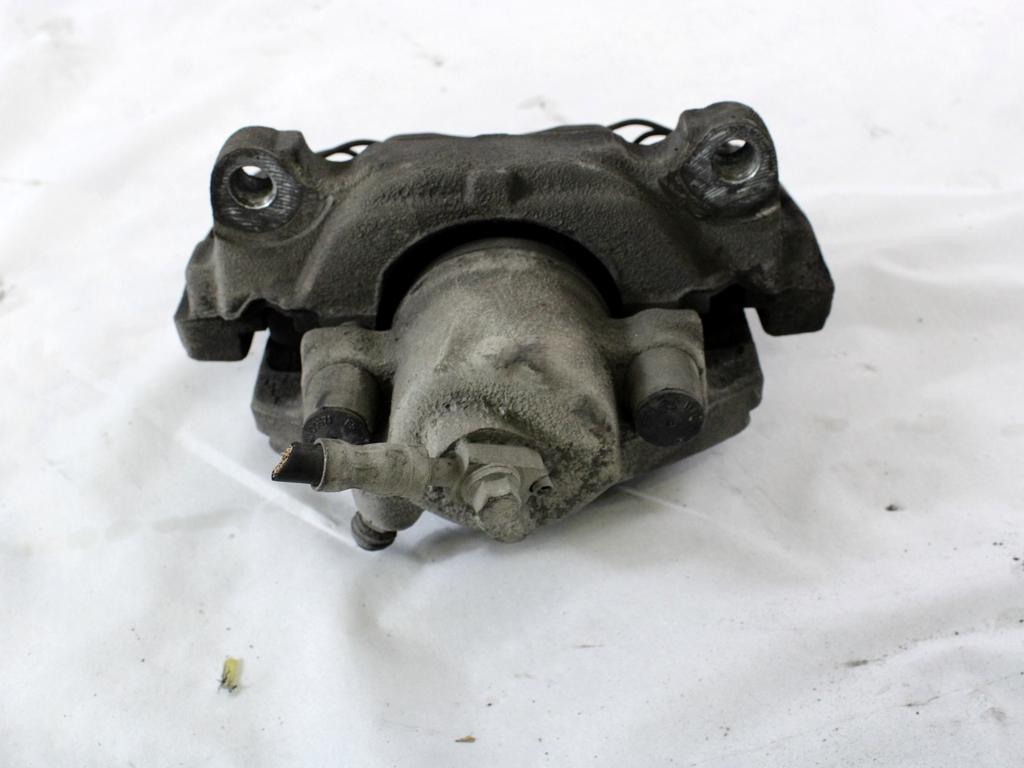 SPREDNJE DESNE ZAVORNE CELJUSTI  OEM N. 1K0615124E ORIGINAL REZERVNI DEL AUDI A3 MK2 8P 8PA 8P1 (2003 - 2008)DIESEL LETNIK 2005