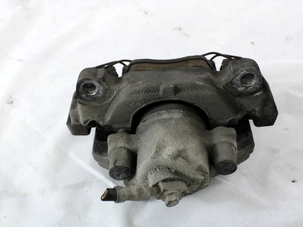 SPREDNJE DESNE ZAVORNE CELJUSTI  OEM N. 1K0615124E ORIGINAL REZERVNI DEL AUDI A3 MK2 8P 8PA 8P1 (2003 - 2008)DIESEL LETNIK 2005