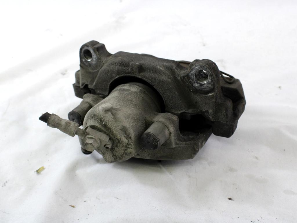 SPREDNJE DESNE ZAVORNE CELJUSTI  OEM N. 1K0615124E ORIGINAL REZERVNI DEL AUDI A3 MK2 8P 8PA 8P1 (2003 - 2008)DIESEL LETNIK 2005