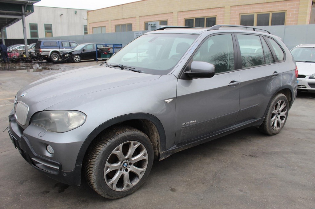 BMW X5 E70 3.0 D 4X4 210KW AUT 5P (2009) RICAMBI IN MAGAZZINO