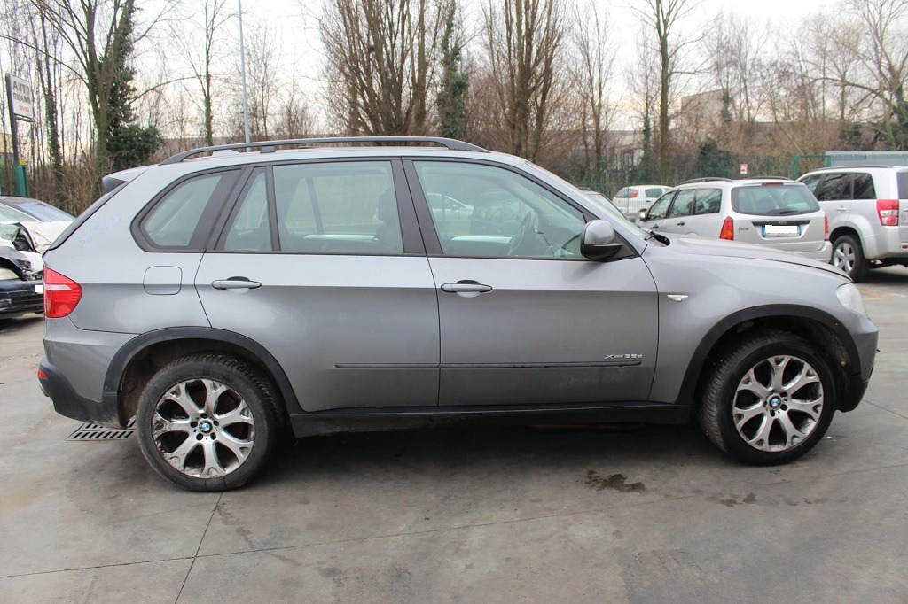 BMW X5 E70 3.0 D 4X4 210KW AUT 5P (2009) RICAMBI IN MAGAZZINO