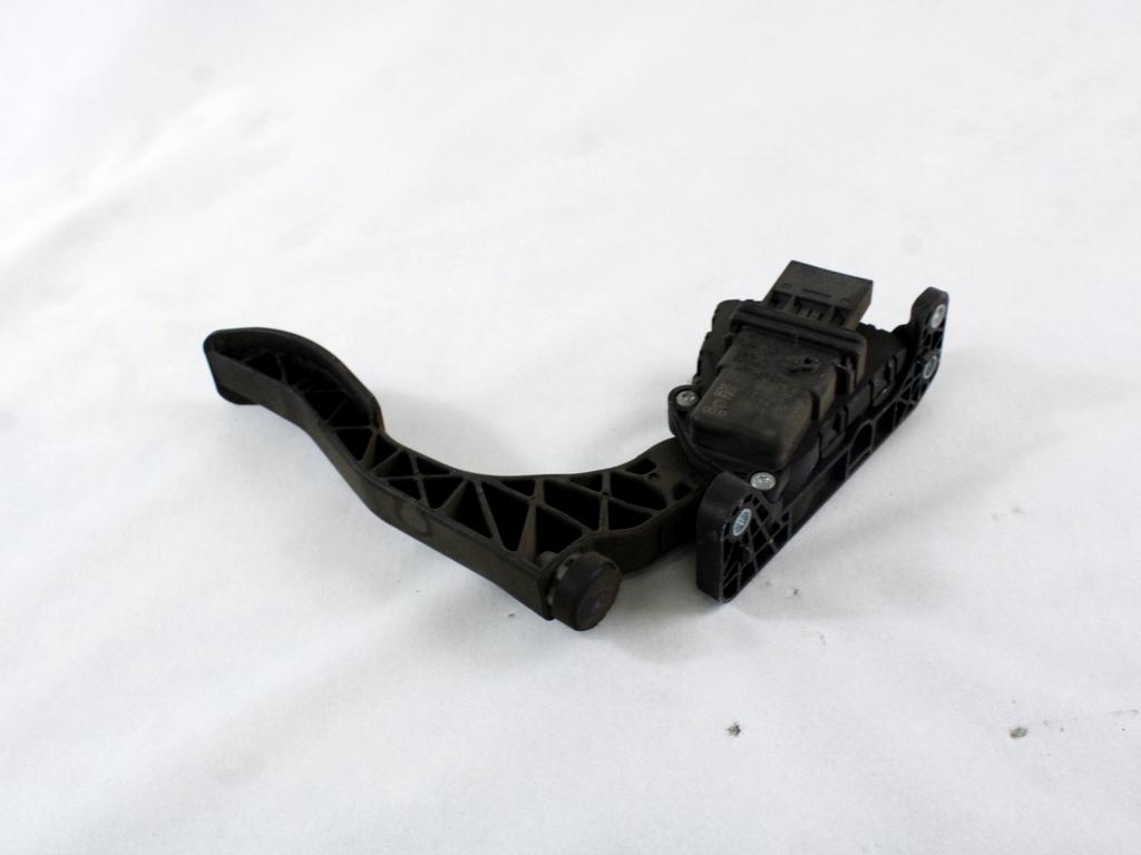 PEDALI OEM N. 4F1723523B ORIGINAL REZERVNI DEL AUDI A6 C6 4F2 4FH 4F5 BER/SW/ALLROAD (07/2004 - 10/2008) DIESEL LETNIK 2007