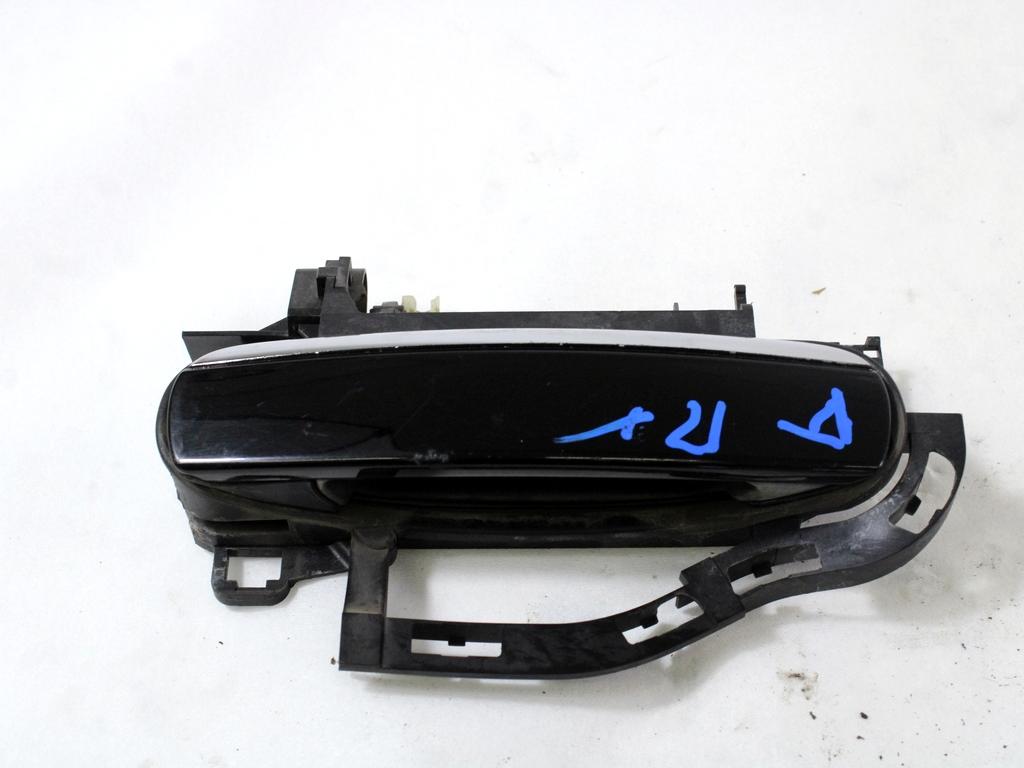 ZUNANJA KLJUKA SPREDNJA DESNA VRATA OEM N. 4F0837208B ORIGINAL REZERVNI DEL AUDI A6 C6 4F2 4FH 4F5 BER/SW/ALLROAD (07/2004 - 10/2008) DIESEL LETNIK 2007