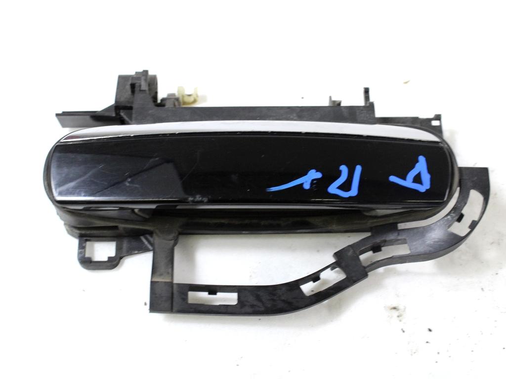 ZUNANJA KLJUKA SPREDNJA DESNA VRATA OEM N. 4F0837208B ORIGINAL REZERVNI DEL AUDI A6 C6 4F2 4FH 4F5 BER/SW/ALLROAD (07/2004 - 10/2008) DIESEL LETNIK 2007