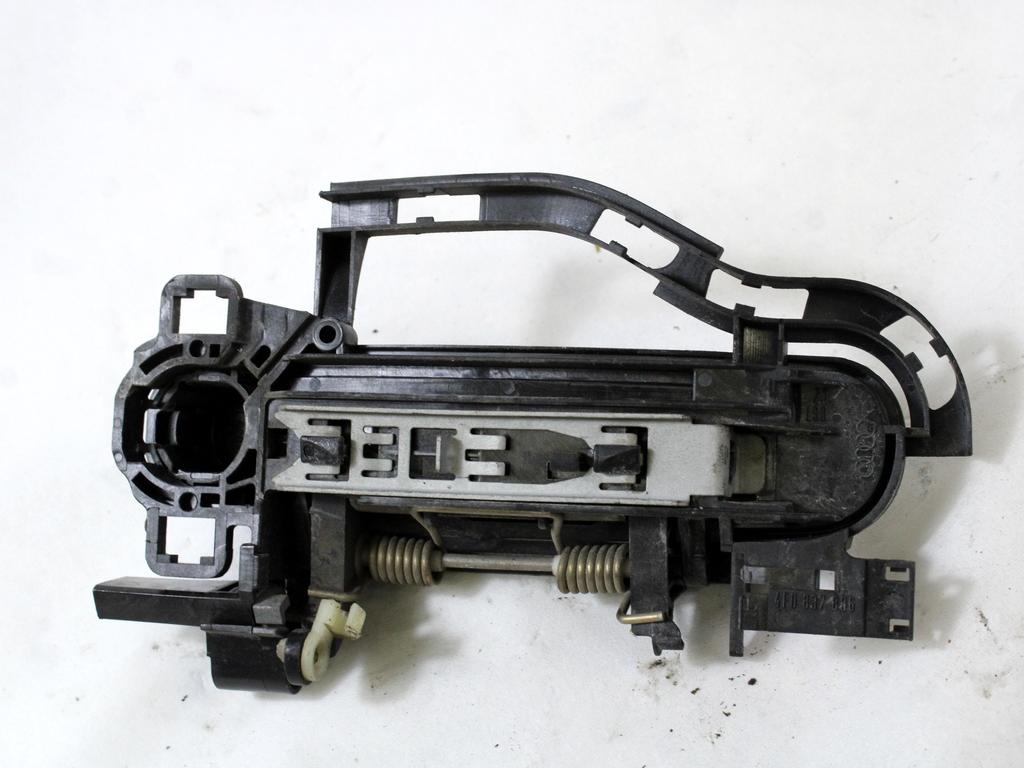 ZUNANJA KLJUKA ZADNJA DESNA VRATA OEM N. 4F0837208B ORIGINAL REZERVNI DEL AUDI A6 C6 4F2 4FH 4F5 BER/SW/ALLROAD (07/2004 - 10/2008) DIESEL LETNIK 2007