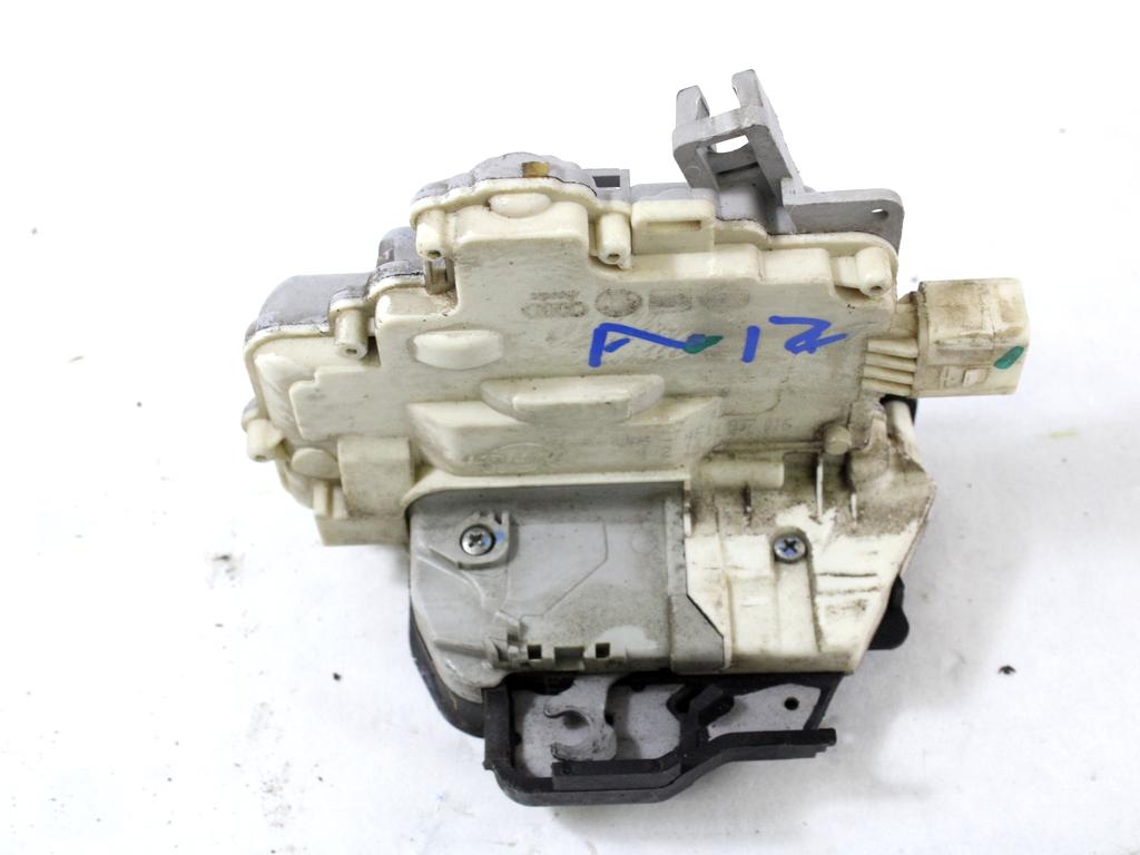 CENTRALNI ZAKLEP SPREDNJIH VRAT  OEM N. 4F1837016 ORIGINAL REZERVNI DEL AUDI A6 C6 4F2 4FH 4F5 BER/SW/ALLROAD (07/2004 - 10/2008) DIESEL LETNIK 2007