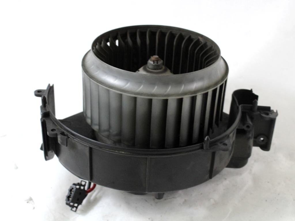 VENTILATOR  KABINE  OEM N. 4F0820020A ORIGINAL REZERVNI DEL AUDI A6 C6 4F2 4FH 4F5 BER/SW/ALLROAD (07/2004 - 10/2008) DIESEL LETNIK 2007