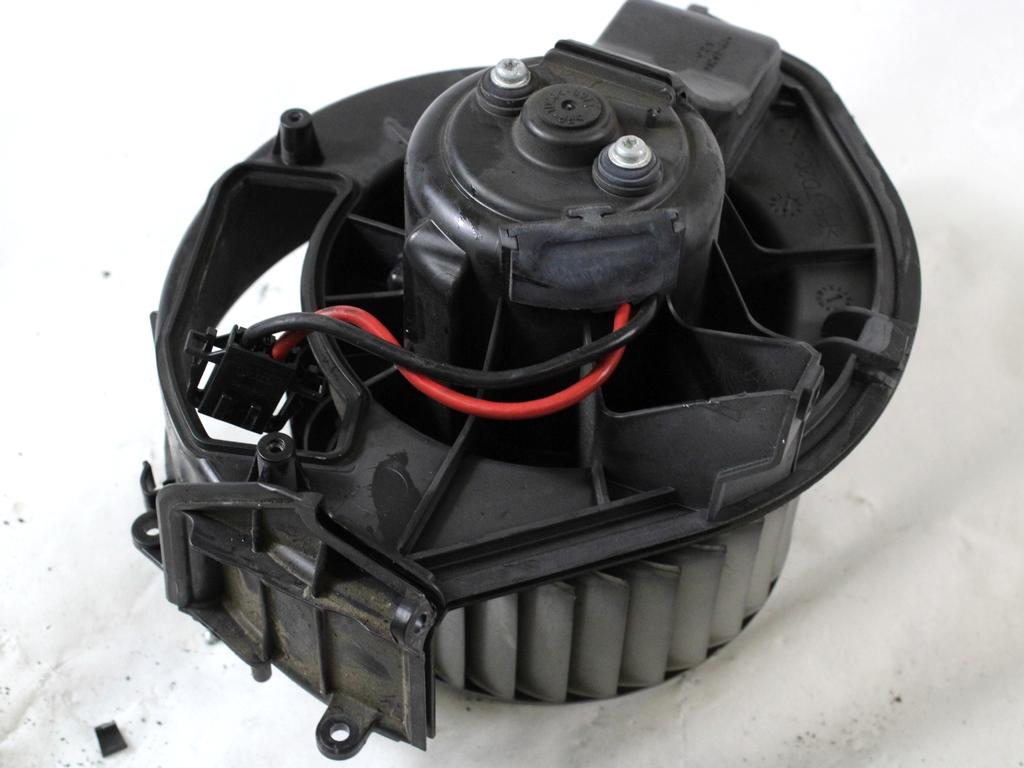 VENTILATOR  KABINE  OEM N. 4F0820020A ORIGINAL REZERVNI DEL AUDI A6 C6 4F2 4FH 4F5 BER/SW/ALLROAD (07/2004 - 10/2008) DIESEL LETNIK 2007