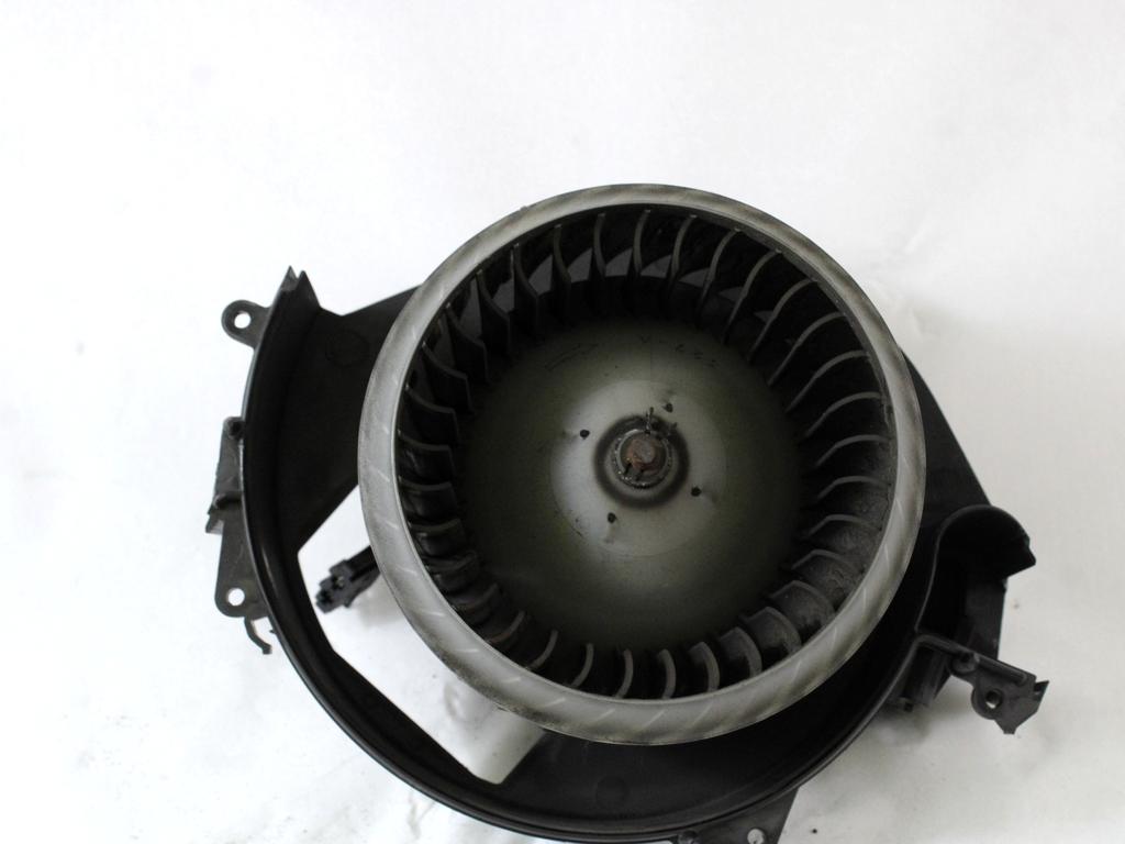 VENTILATOR  KABINE  OEM N. 4F0820020A ORIGINAL REZERVNI DEL AUDI A6 C6 4F2 4FH 4F5 BER/SW/ALLROAD (07/2004 - 10/2008) DIESEL LETNIK 2007