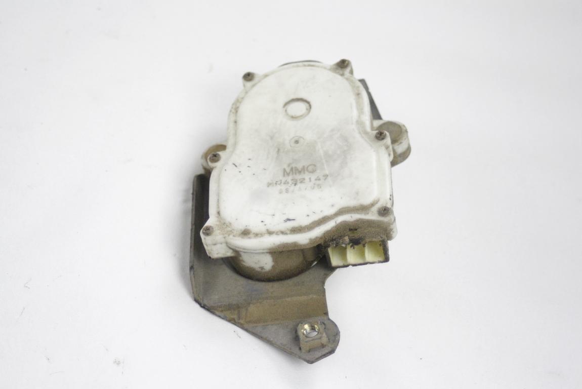 CENTRALNO ZAKLEPANJE ZADNJIH DESNIH VRAT OEM N. MR432147 ORIGINAL REZERVNI DEL MITSUBISHI L200 MK3 K7_T K6_T (1996 - 2006)DIESEL LETNIK 1999