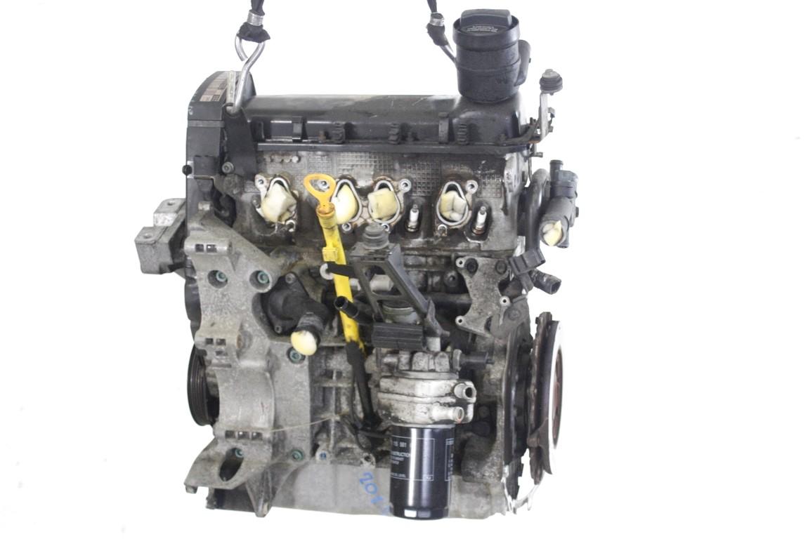 MOTOR OEM N. AKL 8460 ORIGINAL REZERVNI DEL VOLKSWAGEN GOLF IV 1J1 1E7 1J5 MK4 BER/SW (1998 - 2004) BENZINA LETNIK 1998