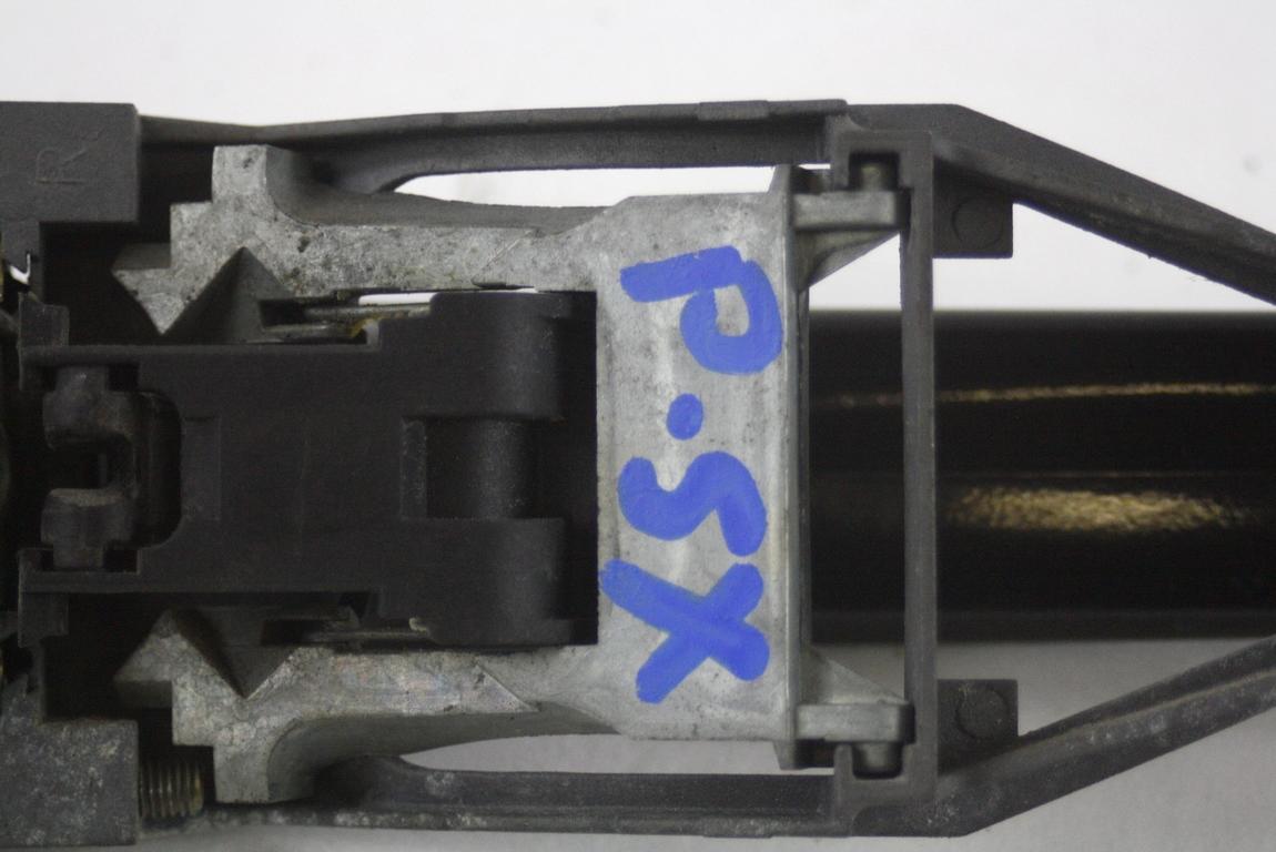 ZUNANJA KLJUKA ZADNJA LEVA VRATA OEM N. 3B0837207F3FZ ORIGINAL REZERVNI DEL VOLKSWAGEN GOLF IV 1J1 1E7 1J5 MK4 BER/SW (1998 - 2004) BENZINA LETNIK 1998