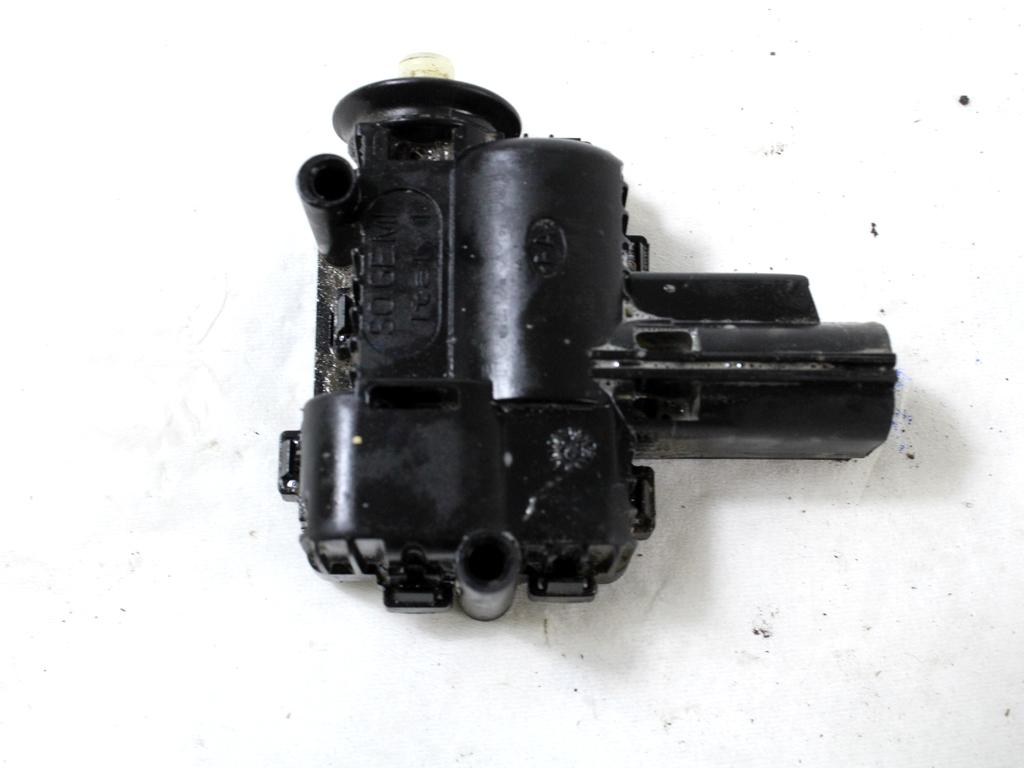 ZAKLEP LOPUTE GORIVA OEM N.  ORIGINAL REZERVNI DEL LAND ROVER RANGE ROVER EVOQUE L538 (2012 - 2016)DIESEL LETNIK 2014