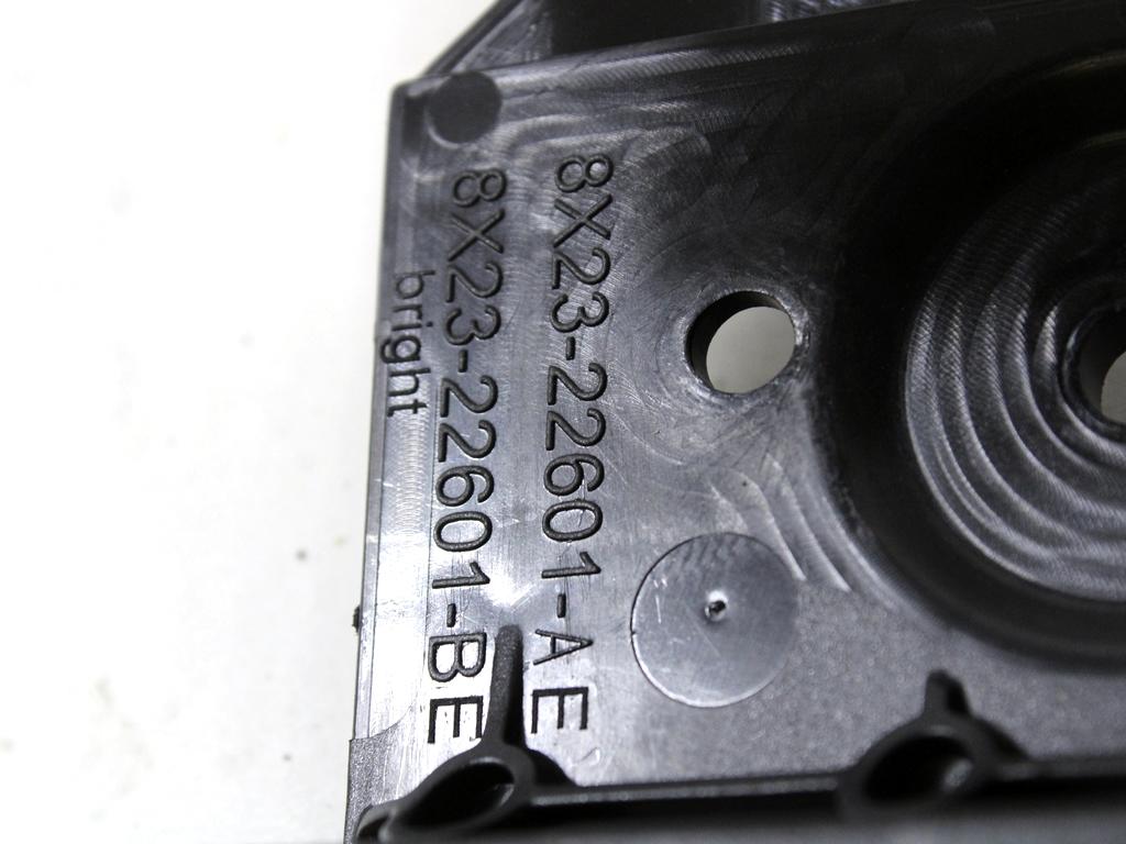 NOTRANJA KLJUKA  OEM N. BJ32-22601-AB ORIGINAL REZERVNI DEL LAND ROVER RANGE ROVER EVOQUE L538 (2012 - 2016)DIESEL LETNIK 2014