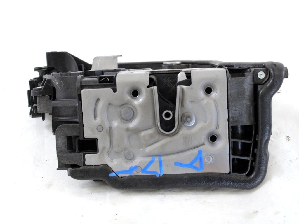 CENTRALNI ZAKLEP SPREDNJIH VRAT  OEM N. 51217281934 ORIGINAL REZERVNI DEL MINI ONE - COOPER F55 / F56 / F57 (DAL 2018)BENZINA LETNIK 2020