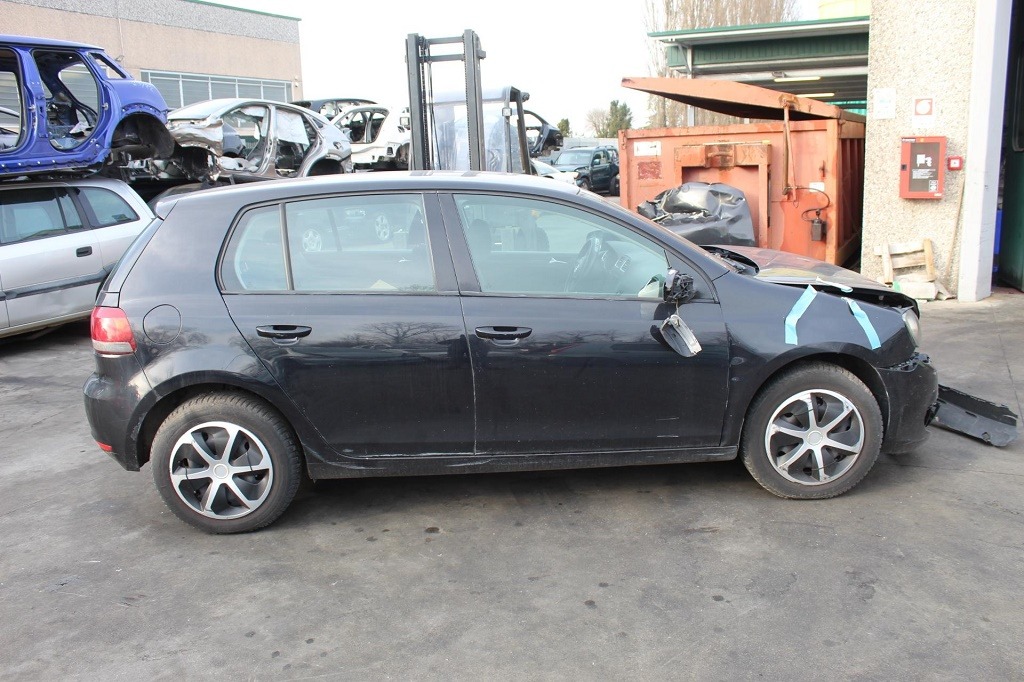 VOLKSWAGEN GOLF 6 1.6 B 75KW 5M 5P (2009) RICAMBI IN MAGAZZINO