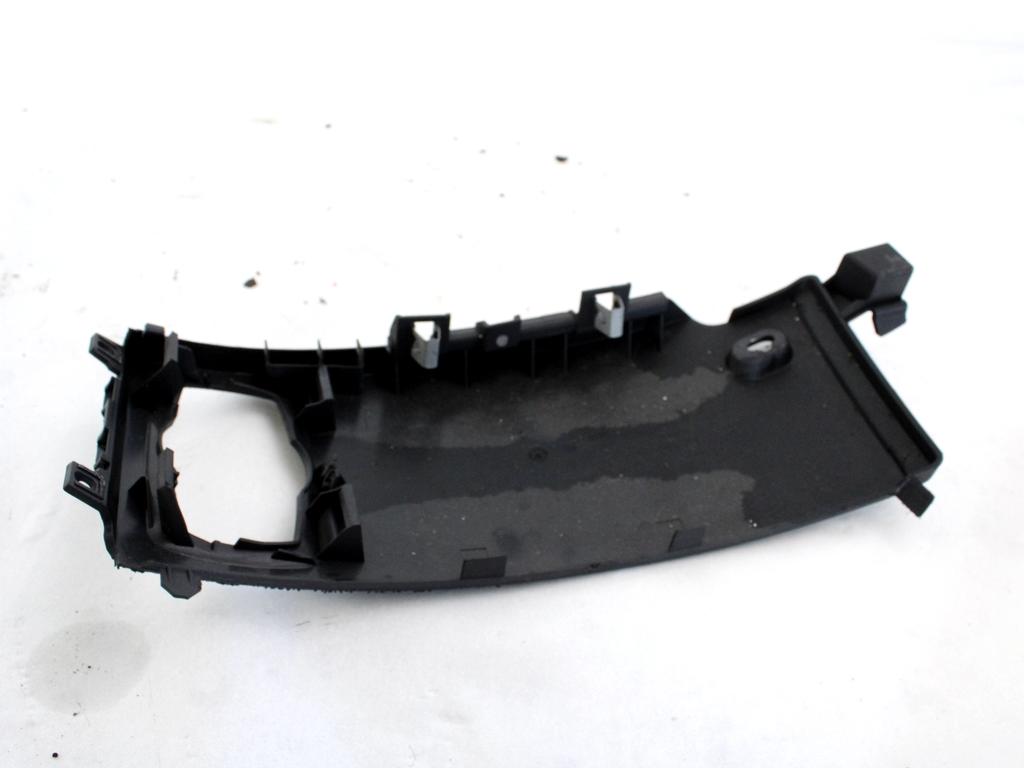 MONTA?NI DELI /  ARMATURNE PLOSCE SPODNJI OEM N. 51166962643 ORIGINAL REZERVNI DEL BMW SERIE 1 BER/COUPE/CABRIO E81/E82/E87/E88 LCI R (2007 - 2013) DIESEL LETNIK 2007