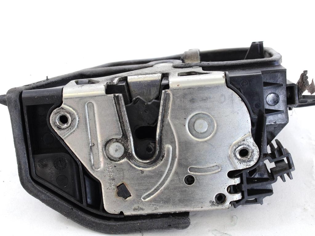 CENTRALNO ZAKLEPANJE PREDNIH LEVIH VRAT OEM N. 7167077 ORIGINAL REZERVNI DEL BMW SERIE 1 BER/COUPE/CABRIO E81/E82/E87/E88 LCI R (2007 - 2013) DIESEL LETNIK 2007