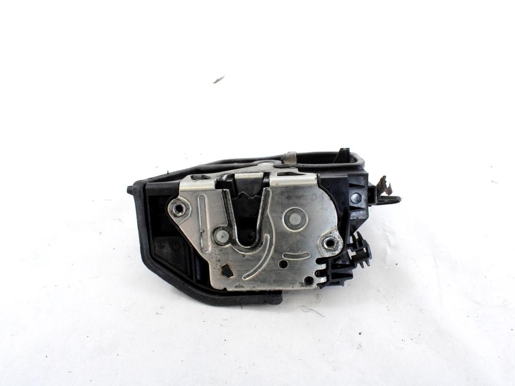 CENTRALNO ZAKLEPANJE PREDNIH LEVIH VRAT OEM N. 7167077 ORIGINAL REZERVNI DEL BMW SERIE 1 BER/COUPE/CABRIO E81/E82/E87/E88 LCI R (2007 - 2013) DIESEL LETNIK 2007