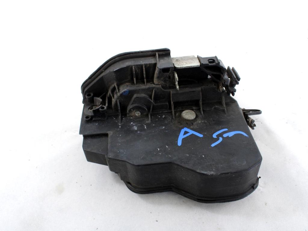 CENTRALNO ZAKLEPANJE PREDNIH LEVIH VRAT OEM N. 7167077 ORIGINAL REZERVNI DEL BMW SERIE 1 BER/COUPE/CABRIO E81/E82/E87/E88 LCI R (2007 - 2013) DIESEL LETNIK 2007