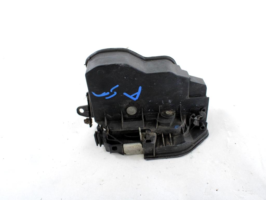 CENTRALNO ZAKLEPANJE PREDNIH LEVIH VRAT OEM N. 7167077 ORIGINAL REZERVNI DEL BMW SERIE 1 BER/COUPE/CABRIO E81/E82/E87/E88 LCI R (2007 - 2013) DIESEL LETNIK 2007