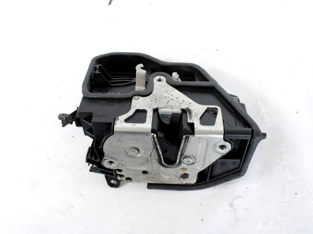 CENTRALNI ZAKLEP SPREDNJIH VRAT  OEM N. 7167074 ORIGINAL REZERVNI DEL BMW SERIE 1 BER/COUPE/CABRIO E81/E82/E87/E88 LCI R (2007 - 2013) DIESEL LETNIK 2007