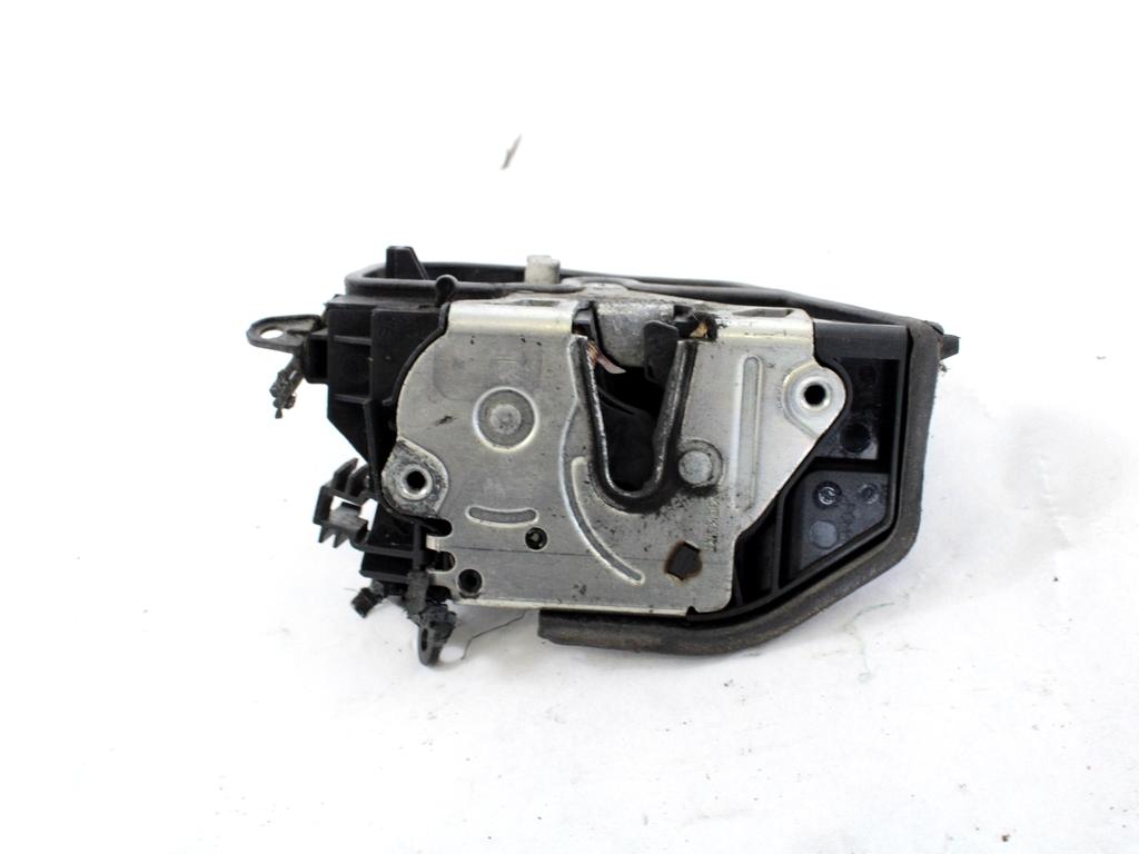 CENTRALNO ZAKLEPANJE ZADNJIH DESNIH VRAT OEM N. 7167076 ORIGINAL REZERVNI DEL BMW SERIE 1 BER/COUPE/CABRIO E81/E82/E87/E88 LCI R (2007 - 2013) DIESEL LETNIK 2007