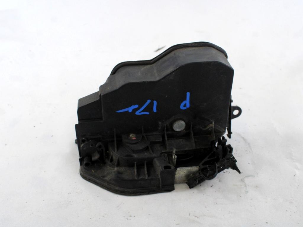 CENTRALNO ZAKLEPANJE ZADNJIH DESNIH VRAT OEM N. 7167076 ORIGINAL REZERVNI DEL BMW SERIE 1 BER/COUPE/CABRIO E81/E82/E87/E88 LCI R (2007 - 2013) DIESEL LETNIK 2007