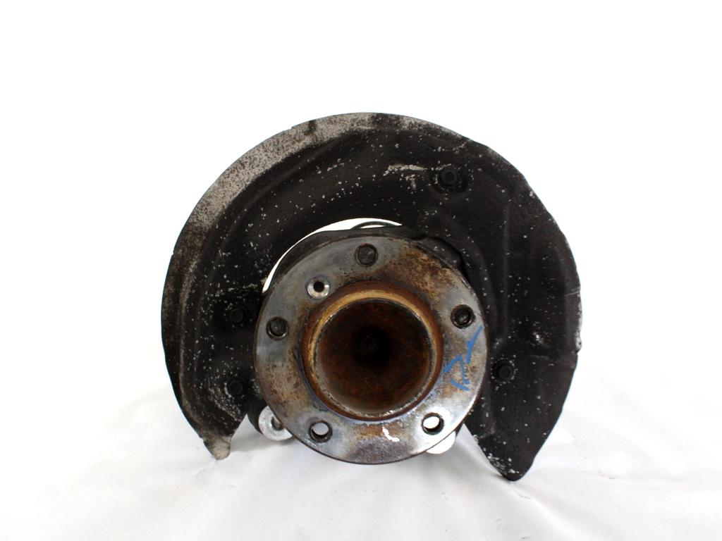 VRTLJIVI LEZAJ DESNO / PESTO KOLESA Z LEZAJEM SPREDAJ OEM N. 31216764444 ORIGINAL REZERVNI DEL BMW SERIE 1 BER/COUPE/CABRIO E81/E82/E87/E88 LCI R (2007 - 2013) DIESEL LETNIK 2007