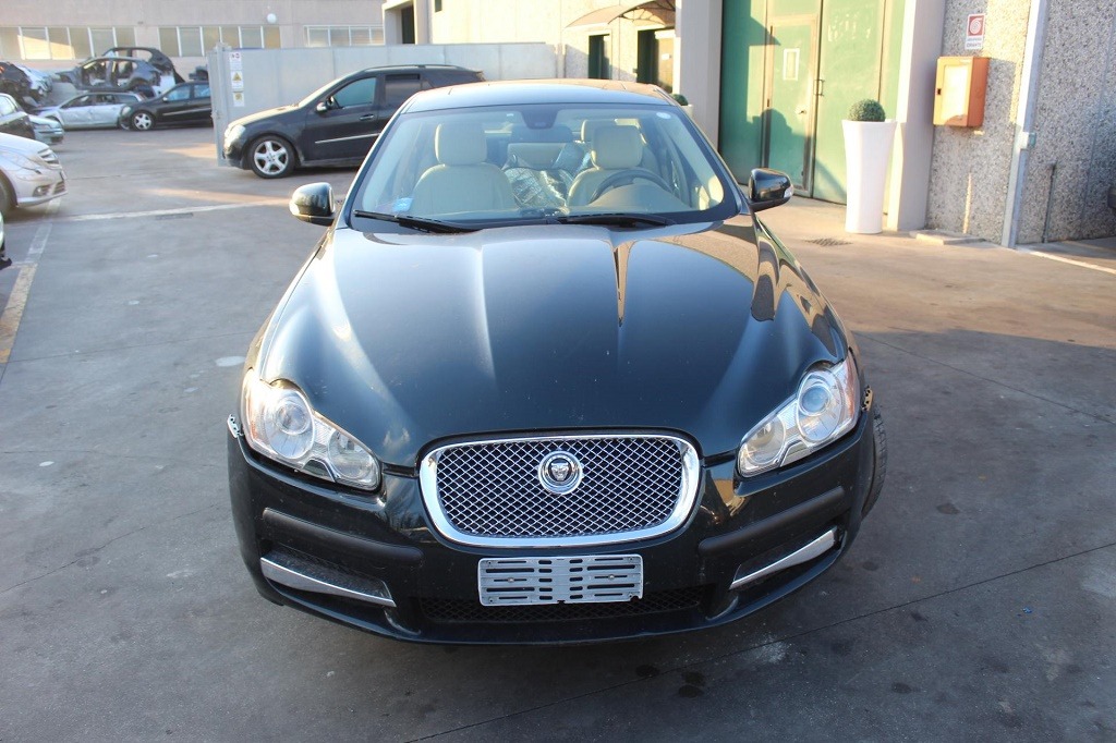 JAGUAR XF 3.0 B 175KW AUT 4P (2009) RICAMBI IN MAGAZZINO