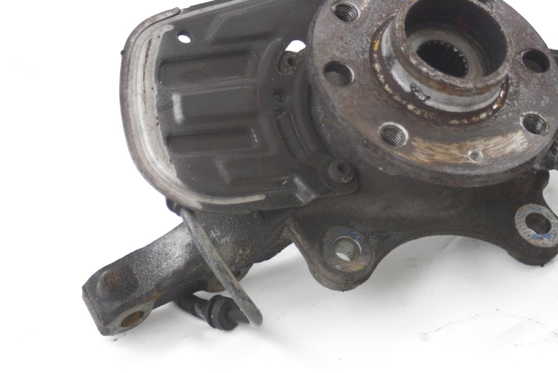 LEVI VRTLJIVI LEZAJ / PESTO KOLESA Z LEZAJEM SPREDAJ OEM N. 93323737 ORIGINAL REZERVNI DEL OPEL MERIVA A X03 R (2006 - 2010) BENZINA LETNIK 2008