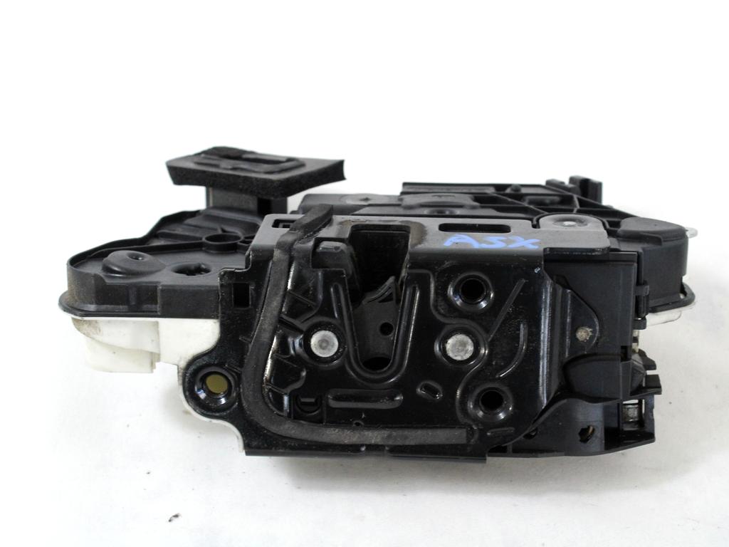 CENTRALNO ZAKLEPANJE PREDNIH LEVIH VRAT OEM N. 5K1837015B ORIGINAL REZERVNI DEL VOLKSWAGEN GOLF VI 5K1 517 AJ5 MK6 (2008-2012) DIESEL LETNIK 2010