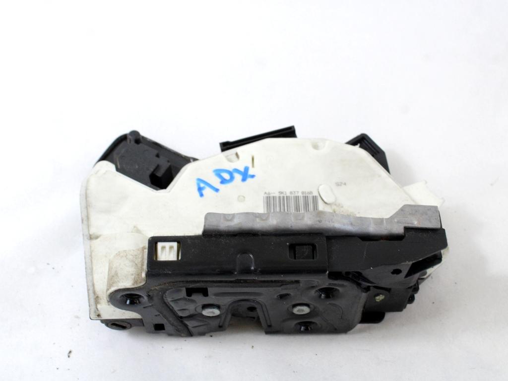 CENTRALNI ZAKLEP SPREDNJIH VRAT  OEM N. 5K1837016B ORIGINAL REZERVNI DEL VOLKSWAGEN GOLF VI 5K1 517 AJ5 MK6 (2008-2012) DIESEL LETNIK 2010