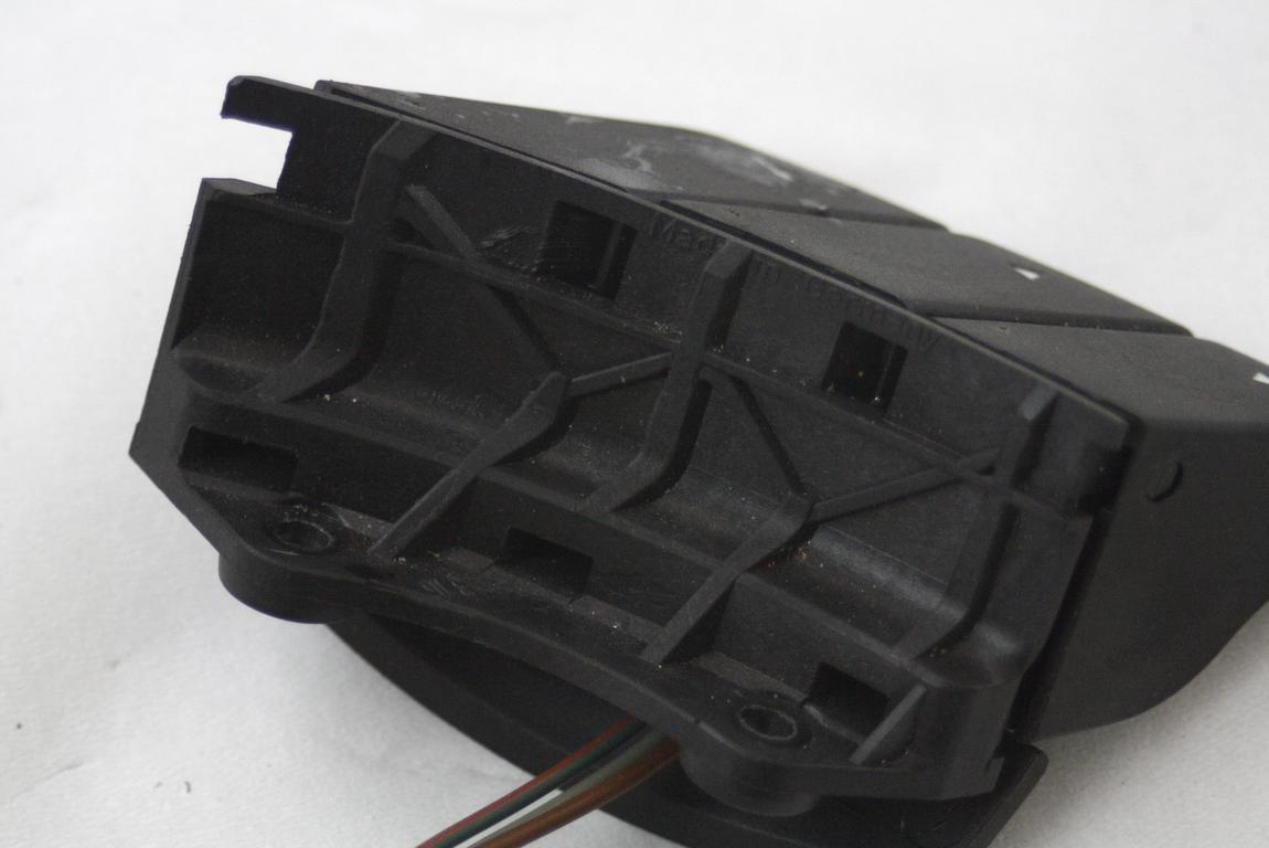 MULTIFUNKCIJSKI VOLAN OEM N. 24402595 ORIGINAL REZERVNI DEL OPEL MERIVA A X03 R (2006 - 2010) BENZINA LETNIK 2008