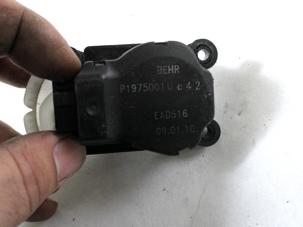 MOTORCEK OGREVANJA OEM N. P1975001U ORIGINAL REZERVNI DEL PEUGEOT 5008 0U 0E MK1 (2009 - 2013) DIESEL LETNIK 2010