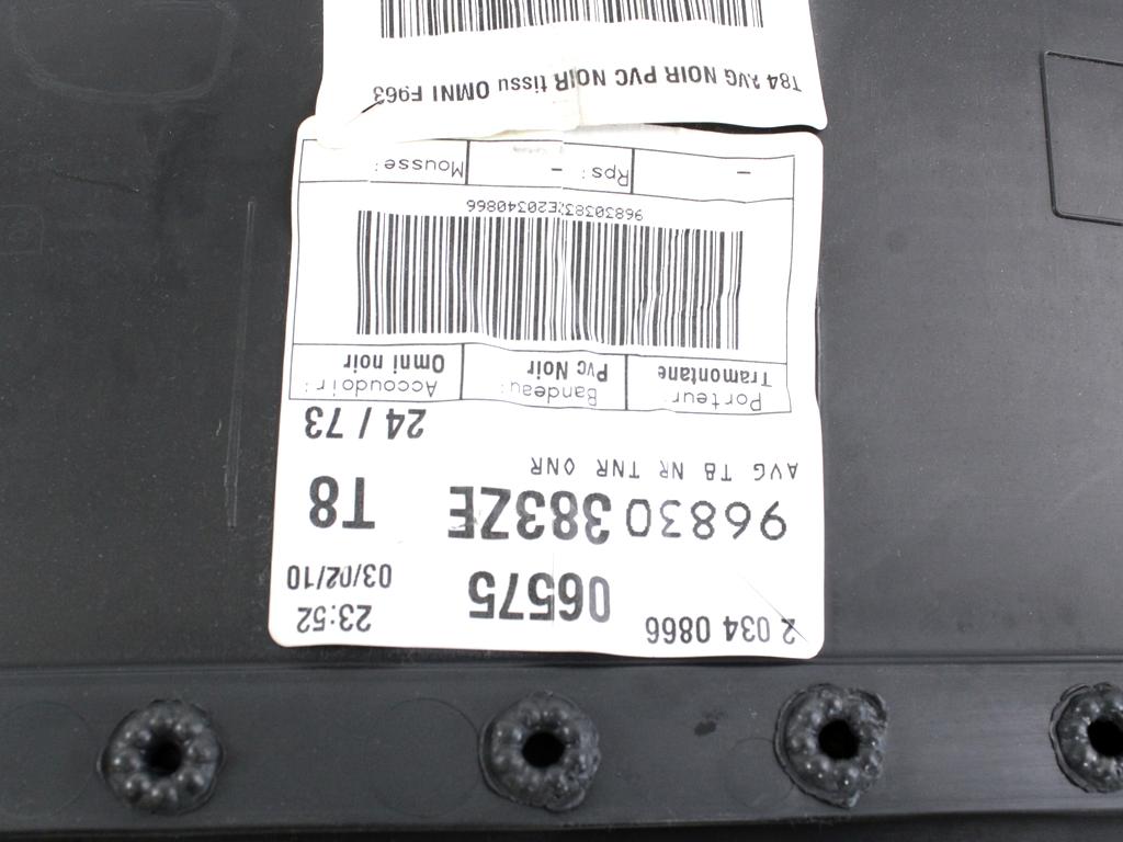 NOTRANJA OBLOGA SPREDNJIH VRAT OEM N. PNASTPG50080UMK1SV5P ORIGINAL REZERVNI DEL PEUGEOT 5008 0U 0E MK1 (2009 - 2013) DIESEL LETNIK 2010