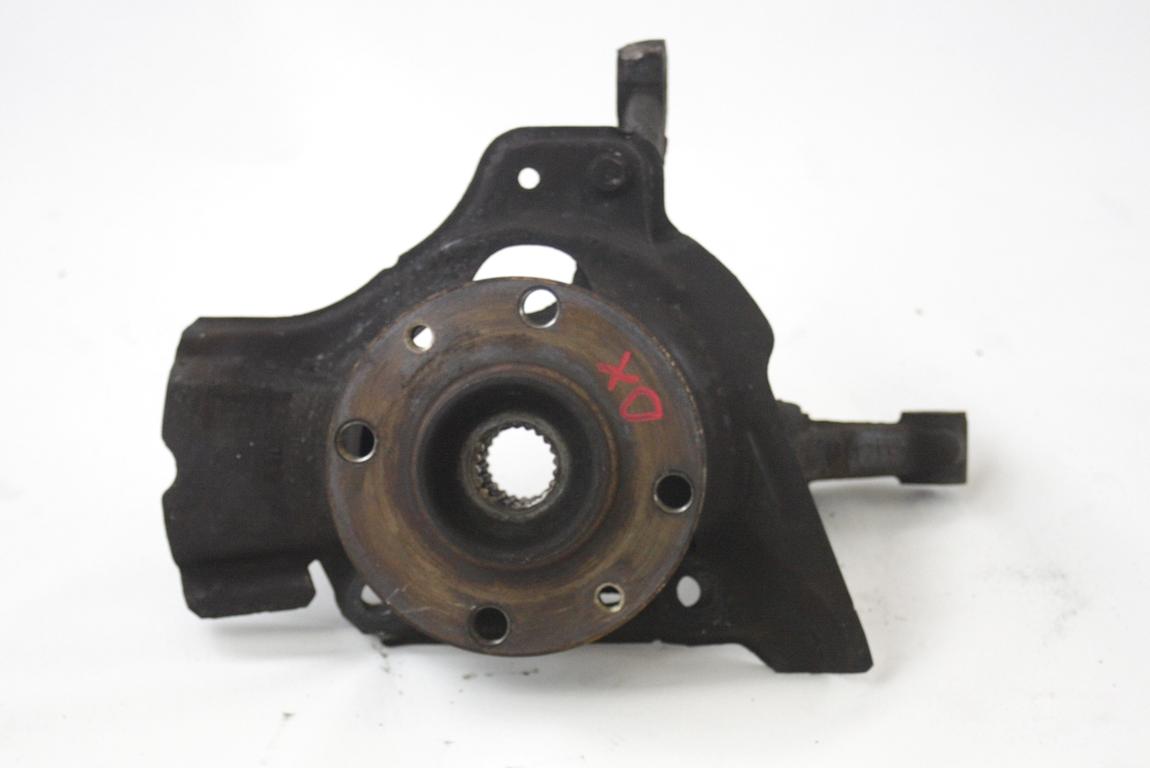 VRTLJIVI LEZAJ DESNO / PESTO KOLESA Z LEZAJEM SPREDAJ OEM N. 46528901 ORIGINAL REZERVNI DEL FIAT PUNTO 188 188AX MK2 (1999 - 2003) BENZINA LETNIK 2000