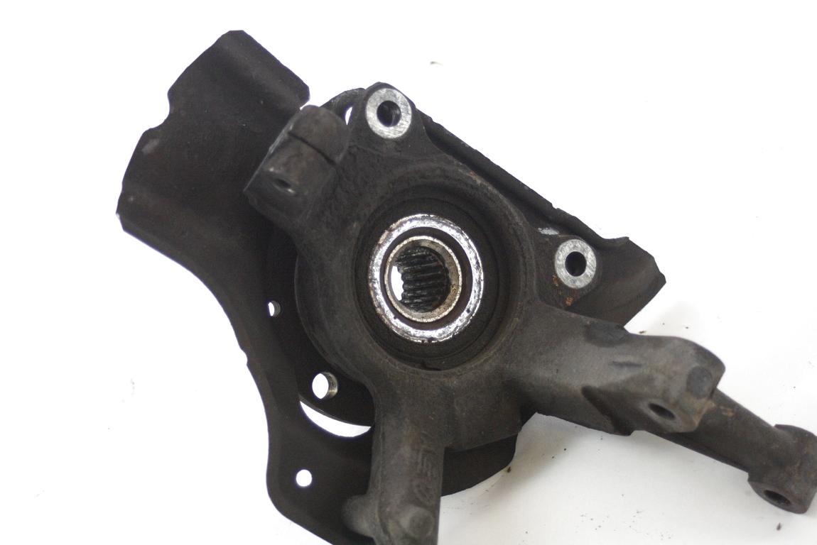 VRTLJIVI LEZAJ DESNO / PESTO KOLESA Z LEZAJEM SPREDAJ OEM N. 46528901 ORIGINAL REZERVNI DEL FIAT PUNTO 188 188AX MK2 (1999 - 2003) BENZINA LETNIK 2000