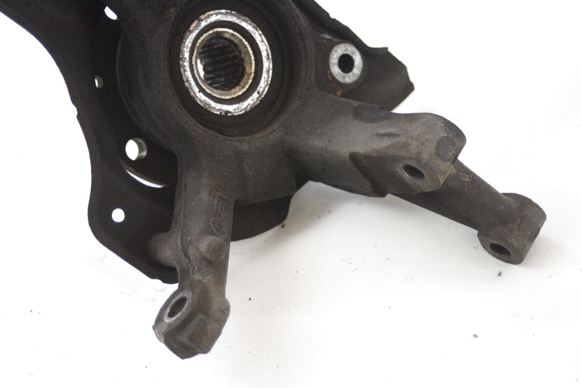 VRTLJIVI LEZAJ DESNO / PESTO KOLESA Z LEZAJEM SPREDAJ OEM N. 46528901 ORIGINAL REZERVNI DEL FIAT PUNTO 188 188AX MK2 (1999 - 2003) BENZINA LETNIK 2000